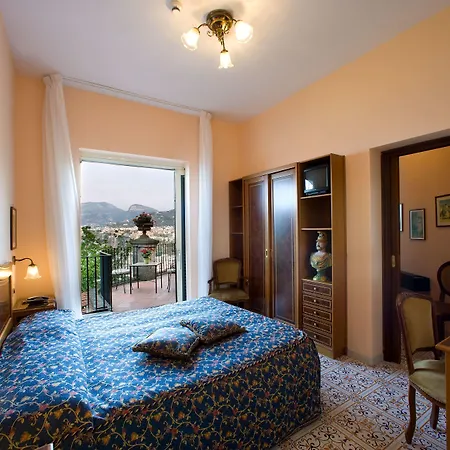 Hotel La Tonnarella 4*