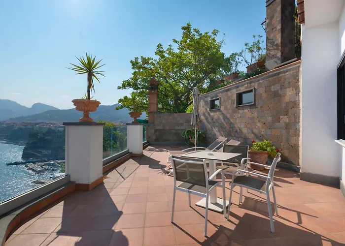 Hotell La Tonnarella 4*