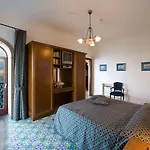 La Tonnarella Otel