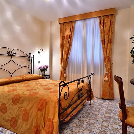 Hotel La Tonnarella 4*
