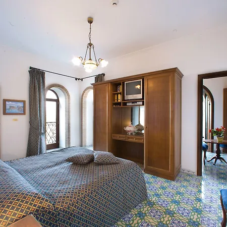 Otel La Tonnarella