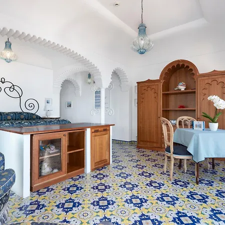 La Tonnarella Otel
