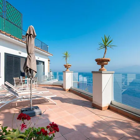 Otel La Tonnarella 4*