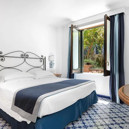 La Tonnarella Otel